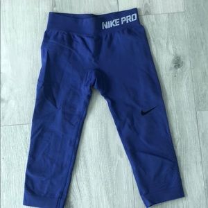 Nike pro seamless capris leggings